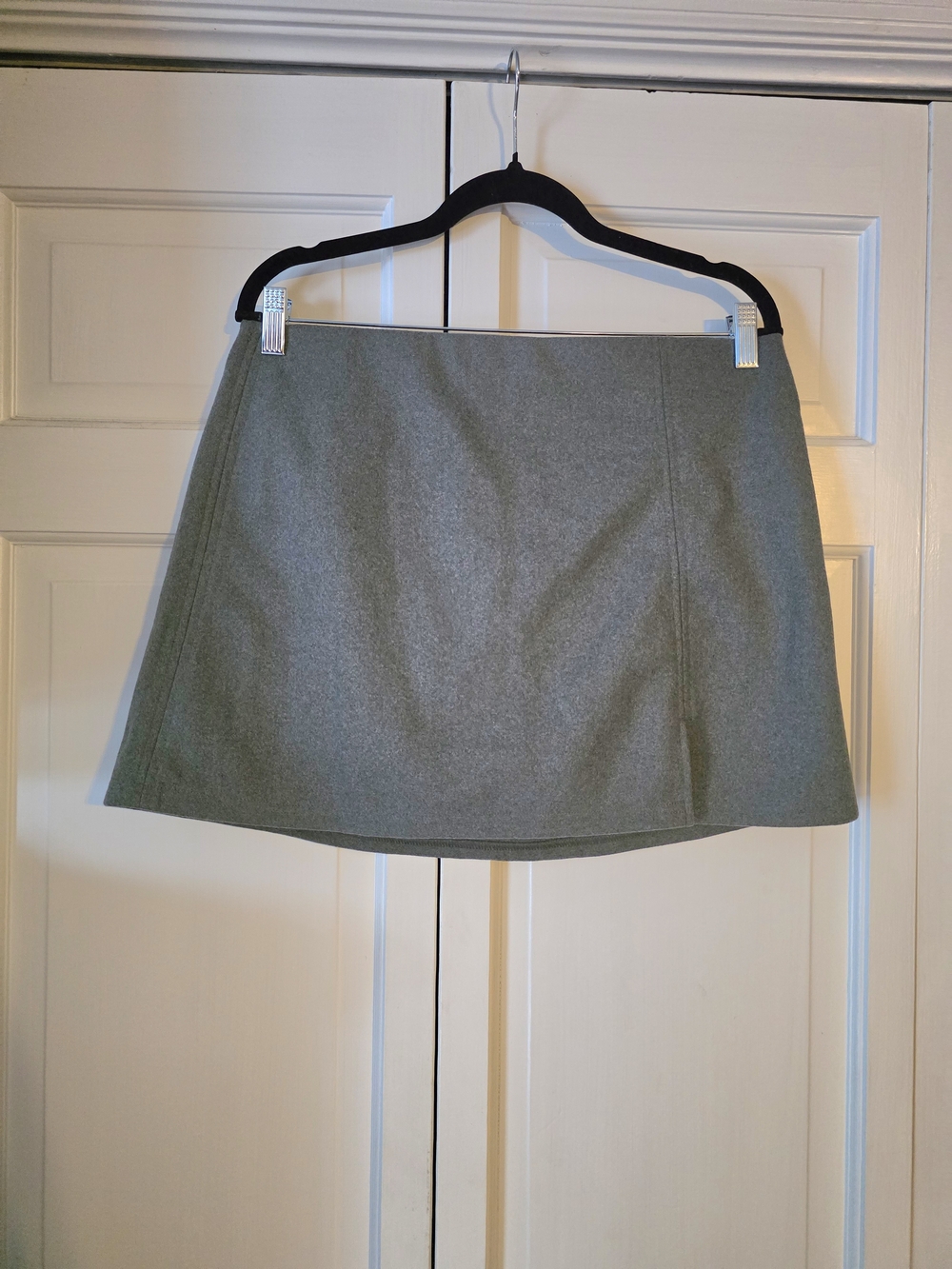 SO Gray Athletic Skort Skirt with Built-In Shorts Women's Large